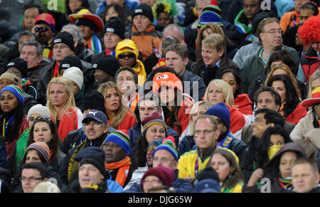 11. Juli 2010 - reagiert auf 11. Juli 2010 in Johannesburg, Südafrika Johannesburg, Südafrika - Yolanthe Cabau Van Kasbergen, Freundin von Wesley Sneijder während des 2010 FIFA World Cup Finale Fußballspiel zwischen den Niederlanden und Spanien im Soccer City Stadium. (Bild Kredit: Luca Ghidoni/ZUMApress.com ©) Stockfoto