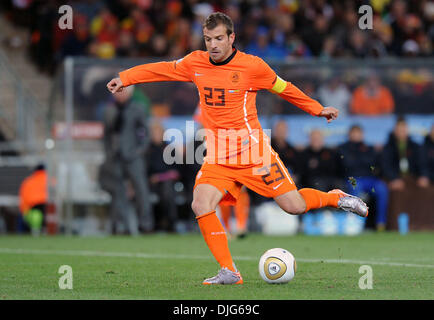 11. Juli 2010 - Johannesburg, Südafrika - Rafael Van Der Vaart der Niederlande in Aktion während der 2010 FIFA World Cup Finale Fußball Spiel zwischen den Niederlanden und Spanien im Soccer City Stadium am 11. Juli 2010 in Johannesburg, Südafrika. (Bild Kredit: Luca Ghidoni/ZUMApress.com ©) Stockfoto