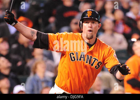 San Francisco, Kalifornien: San Francisco Giants Aubrey Huff (17) at bat. Die San Francisco Giants gewann das Spiel mit 1: 0. (Kredit-Bild: © Charles Herskowitz/Southcreek Global/ZUMApress.com) Stockfoto