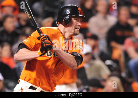 San Francisco, Kalifornien: San Francisco Giants Aubrey Huff (17) at bat. Die San Francisco Giants gewann das Spiel mit 1: 0. (Kredit-Bild: © Charles Herskowitz/Southcreek Global/ZUMApress.com) Stockfoto