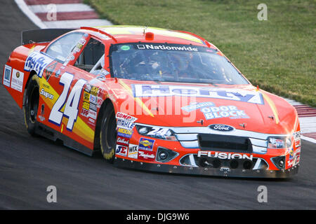 17. Juli 2010 - Madison, Illinois, Vereinigte Staaten von Amerika - 17. Juli 2010: Eric McClure (#24, kräftig im freien Block Ford) während der NASCAR Nationwide Series Missouri-Illinois Dodge Händler 250 auf dem Gateway International Raceway in Madison, Illinois.  Obligatorische Credit - Scott Kane / Southcreek Global. (Kredit-Bild: © Southcreek Global/ZUMApress.com) Stockfoto