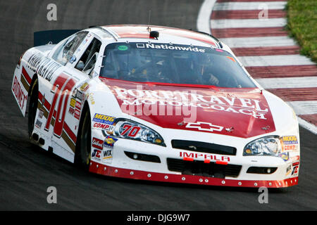 17. Juli 2010 - Madison, Illinois, Vereinigte Staaten von Amerika - 17. Juli 2010: Shelby Howard (#70, Foretravel, Chevorlet) während der NASCAR Nationwide Series Missouri-Illinois Dodge Händler 250 auf dem Gateway International Raceway in Madison, Illinois.  Obligatorische Credit - Scott Kane / Southcreek Global. (Kredit-Bild: © Southcreek Global/ZUMApress.com) Stockfoto