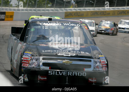 17. Juli 2010 - Madison, Illinois, Vereinigte Staaten von Amerika - 17 Juli 2010:Kevin Harvick (#2, Stubbs legendäre Bar-B-Q/Kroger, Chevorlet) NASCAR Camping World Truck Series auf dem Gateway International Raceway in Madison, Illinois.  Obligatorische Credit - Jimmy Simmons / Southcreek Global. (Kredit-Bild: © Southcreek Global/ZUMApress.com) Stockfoto