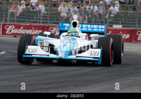 17. Juli 2010 - Toronto, Ontario, Kanada - 17. Juli 2010: Tony Kanaan in der Honda Indy an Exhibition Place in Toronto, ON, Canada. : Obligatorisch Oliver Tag / Southcreek Global (Kredit-Bild: © Southcreek Global/ZUMApress.com) Stockfoto