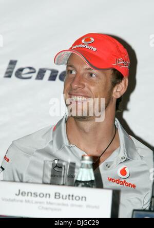 18. Juli 2010 - Moskau, Russland - Vodafone Mclaren Mercedes Formel1 Piloten, Fahrer, JENSON BUTTON auf der Pressekonferenz. (Kredit-Bild: © Aleksander V.Chernykh & Aleksand/PhotoXpress/ZUMApress.com) Stockfoto