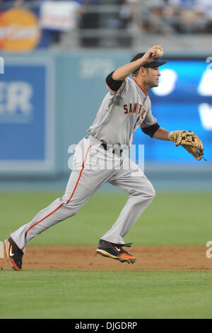 19. Juli 2010 - Los Angeles, California, Vereinigte Staaten von Amerika - 19. Juli 2010: San Francisco Giants zweiter Basisspieler Freddy Sanchez (21) fängt Matt Kemp in eine Zwickmühle. Die San Francisco Giants verlor gegen die Los Angeles Dodgers im Dodger Stadium in Los Angeles, Kalifornien. Obligatorische Credit: Andrew Fielding / Southcreek Global (Kredit-Bild: © Southcreek Global/ZUMApress.com) Stockfoto