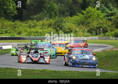 24. Juli 2010 - Lakeville, Connecticut, Vereinigte Staaten von Amerika - 24. Juli 2010: alle Klassen Kopf in den Esses während der Nordosten Grand Prix in Lime Rock Park Lakeville, Connecticut... Obligatorische Credit: Geoff Bolte / Southcreek Global (Kredit-Bild: © Southcreek Global/ZUMApress.com) Stockfoto