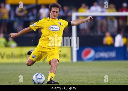 24. Juli 2010 - Columbus, Ohio, Vereinigte Staaten von Amerika - 24. Juli 2010: Crew weiterleiten Guillermo Barros Schelotto (7) während der zweiten Halbzeit Spiel handeln.  Die Columbus Crew besiegte Houston Dynamo 3: 0 bei Crew Stadium in Columbus, Ohio.   . Obligatorische Credit: Scott W. Grau / Southcreek Global (Kredit-Bild: © Southcreek Global/ZUMApress.com) Stockfoto