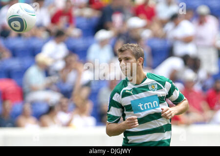 25. Juli 2010 - Harrison, New Jersey, Vereinigte Staaten von Amerika - 25. Juli 2010: Sporting Lissabon Verteidiger Leandro Grimi (#18) während des Spiels an die Barclay Herausforderung, Red Bull Arena, Harrison, New Jersey statt... Obligatorische Credit: Anthony Gruppuso / Southcreek Gl obal. (Kredit-Bild: © Southcreek Global/ZUMApress.com) Stockfoto