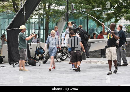 Dakota Fanning und Boyd Holbrook am Set ihres neuen Films "Gutes Mädchen" in Battery Park City, Manhattan. New York City, USA – 19.07.12 Stockfoto