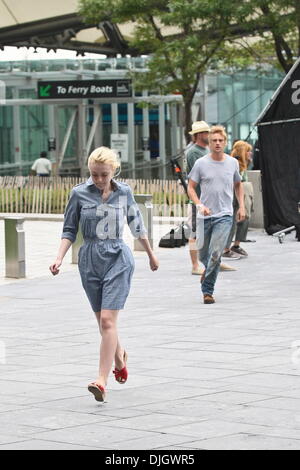 Dakota Fanning und Boyd Holbrook am Set ihres neuen Films "Gutes Mädchen" in Battery Park City, Manhattan. New York City, USA - 19.07.12 Stockfoto