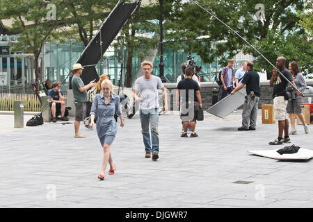 Dakota Fanning und Boyd Holbrook am Set ihres neuen Films "Gutes Mädchen" in Battery Park City, Manhattan. New York City, USA – 19.07.12 Stockfoto