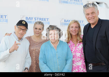 Anne Jackson, Eli Wallach und Roberta Wallach Bay Street Theater Rock Dock! Sommer-Gala Sag Harbor, New York 21.07.12 Stockfoto