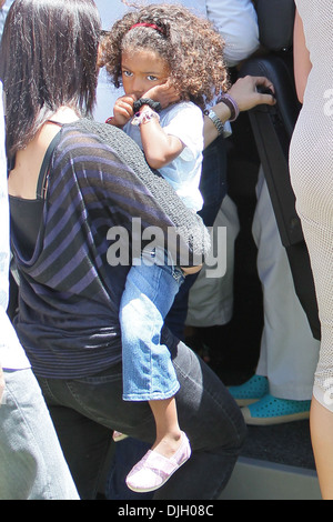 Lou Sulola Samuel Heidi Klum Kinder fahren eine Karate-Klasse zum Mittagessen im Cafe Divino Los Angeles Kalifornien ausgehen- Stockfoto