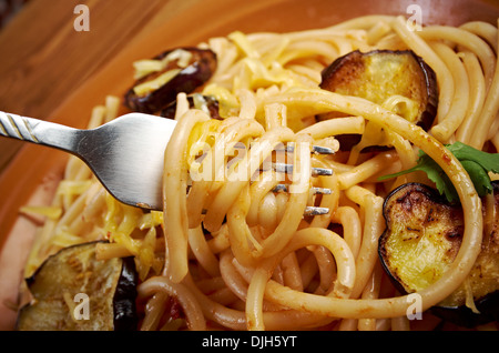 Pasta Alla norma.recipe mit Tomaten-Soße, Auberginen .ational Gericht aus Sizilien Stockfoto