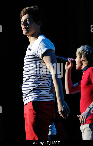 Louis Tomlinson eine Richtung führt im Molson Amphitheatre. Toronto, Kanada - 29.05.12 Stockfoto