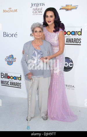 Katy Perry Großmutter Ann Hudson 2012 Billboard Music Awards statt im MGM Grand Garden Arena - Ankünfte Las Vegas Nevada- Stockfoto