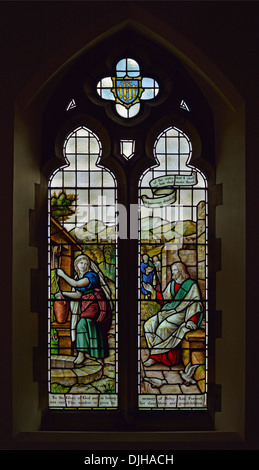 Jesus und die Samariterin. Südschiff Fenster. Kirche von Saint Paul, Grange-über-Sande, Cumbria, England., Großbritannien Stockfoto