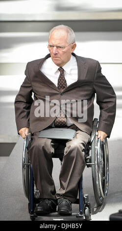 Berlin, Deutschland. 28. November 2013. Finanzminister Wolfgang Schaeuble besucht die Sondersitzung des Deutschen Bundestages in Berlin, Deutschland, 28. November 2013. Foto: Ole Spata/Dpa/Alamy Live-Nachrichten Stockfoto