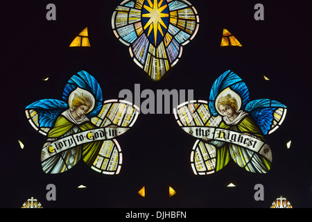 Die Geburt Christi. Detail der Westfenster. Kirche des Heiligen Paulus, Grange-über-Sande, Cumbria, England, Vereinigtes Königreich, Europa. Stockfoto