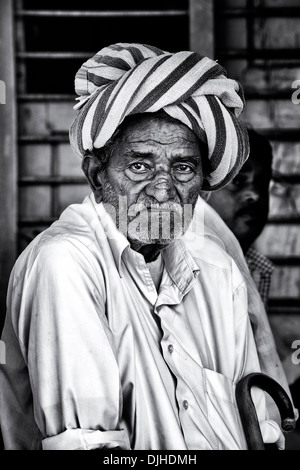 Alte schlechte Indianerdorf. Andhra Pradesh, Indien. Schwarz / weiß Stockfoto