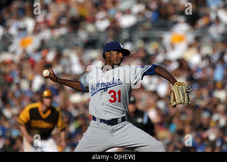 Dodgers Schmerzmittel James McDonald in für Vincente Padilla gegen die Padres in Spiel 3 im Petco Park in San Diego, Kalifornien. Die San Diego Padres ging auf 2-3 über die Los Angeles Dodgers und nehmen eine 3er Spiel 2: 1 gewinnen. (Kredit-Bild: © Nick Morris/Southcreek Global/ZUMApress.com) Stockfoto