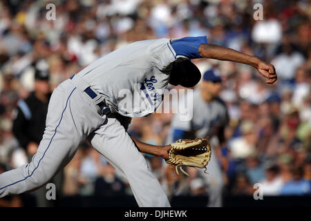 Dodgers Schmerzmittel James McDonald in für Vincente Padilla gegen die Padres in Spiel 3 im Petco Park in San Diego, Kalifornien. Die San Diego Padres ging auf 2-3 über die Los Angeles Dodgers und nehmen eine 3er Spiel 2: 1 gewinnen. (Kredit-Bild: © Nick Morris/Southcreek Global/ZUMApress.com) Stockfoto