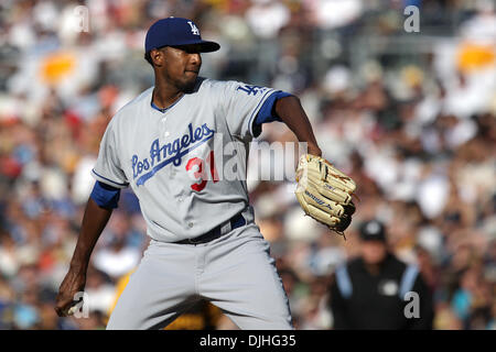 29. Juli 2010 - San Diego, California, Vereinigte Staaten von Amerika - 29. Juli 2010: Dodgers Schmerzmittel James McDonald in für Vincente Padilla gegen die Padres in Spiel 3 im Petco Park in San Diego, Kalifornien. Die San Diego Padres ging auf 2-3 über die Los Angeles Dodgers und nehmen eine 3er Spiel 2: 1 gewinnen. . Obligatorische Credit: Nick Morris (Kredit-Bild: © Southcreek Global/ZUMApress.com) Stockfoto