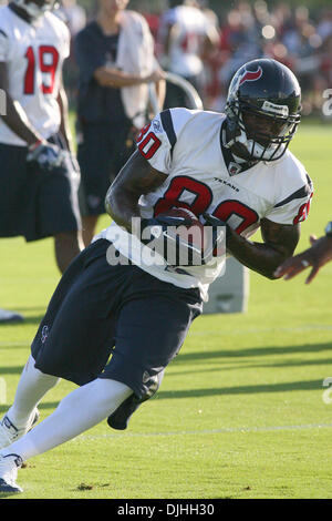 30. Juli 2010 - Houston, Texas, Vereinigte Staaten von Amerika - 30. Juli 2010: Houston Texans Wide Receiver Andre Johnson (80) macht einen Haken. Die Houston Texans hatte ihren ersten Tag des Trainingslagers 2010 an die im methodistischen Training Center, Houston, Texas... Obligatorische Credit: Luis Leyva/Southcreek Global (Kredit-Bild: © Southcreek Global/ZUMApress.com) Stockfoto