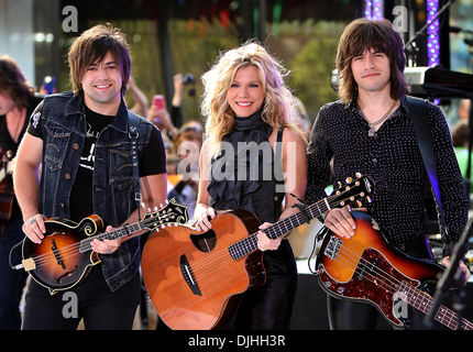 Neil Perry Kimberly Perry und Reid Perry Band Perry tritt am Rockefeller Center als Teil der 'Heute' Show Konzert Stockfoto