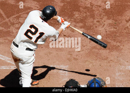 31. Juli 2010 - San Francisco, California, Vereinigte Staaten von Amerika - 31. Juli 2010: San Francisco, Kalifornien: San Francisco Giants beherbergt die Los Angeles Dodgers.  San Francisco Giants zweiter Basisspieler Freddy Sanchez (21) Fledermäuse gegen die Los Angeles Dodgers.  San Francisco Giants gewinnen das Spiel 2-1.  Obligatorische Credit: Dinno Kovic / Southcreek Global Media (Kredit-Bild: © Southcreek Globa Stockfoto