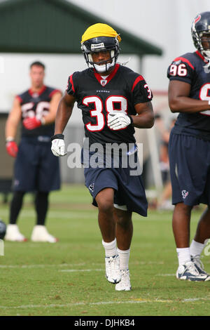 31. Juli 2010 - Houston, Texas, Vereinigte Staaten von Amerika - 31. Juli 2010: Houston Texans Ecke zurück Mark Parson (38) einige Übungen ausführen. Die Houston Texans hatte ihren zweiten Tag des Trainingslagers 2010 an die im methodistischen Training Center, Houston, Texas... Obligatorische Credit: Luis Leyva/Southcreek Global (Kredit-Bild: © Southcreek Global/ZUMApress.com) Stockfoto