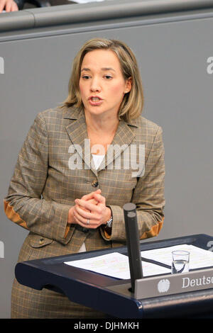 Berlin, Deutschland. 28. November 2013. 3. Plenarsitzung des Deutschen Bundestages. / Bild: Letzte Rede von Kristina Schroeder als Bundesfamilienministerin beim Deutschen Bundestag in Berlin, am 28. November, 2013.Photo: Reynaldo Paganelli/NurPhoto Credit: Reynaldo Paganelli/NurPhoto/ZUMAPRESS.com/Alamy Live News Stockfoto