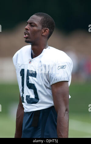 3. August 2010 - Pittsford, New York, Vereinigte Staaten von Amerika - 3. August 2010: Buffalo Bills Wide Receiver FELTON HUGGINS (#15) während des Trainingslagers am Saint John Fisher College in Pittsford, New York... Obligatorische Credit – Mark Konezny / Southcreek Global (Kredit-Bild: © Southcreek Global/ZUMApress.com) Stockfoto