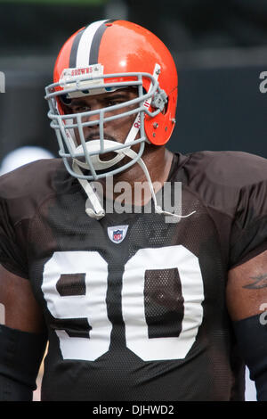 4. August 2010 - Berea, Ohio, Vereinigte Staaten von Amerika - 4. August 2010: Cleveland Browns defensive end KENYON COLEMAN (90) während der Abendsession die Cleveland Browns 2010 NFL-Trainingslager in Berea, OH.  Obligatorische Credit: Frank Jansky / Southcreek Global (Kredit-Bild: © Southcreek Global/ZUMApress.com) Stockfoto