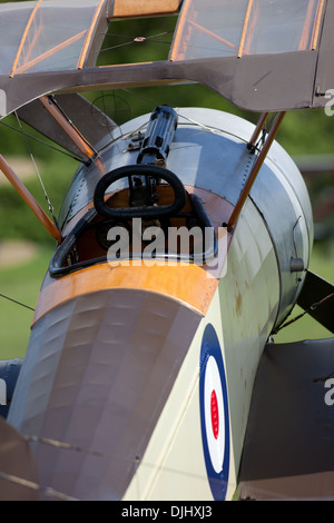 Doppeldecker Sopwith Pup bei einem Shuttleworth Collection Air in Old Warden Flugplatz Bedfordshire anzeigen Stockfoto