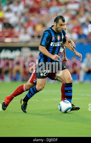 5. August 2010 - Frisco, Texas, Vereinigte Staaten von Amerika - 5. August 2010: Inter Mailand nach vorn Goran Pandev (27) sieht Bereich passieren, wie die UEFA Champions Inter Mailand FC Dallas 2-2 bei Pizza Hut Park, Frisco, Texas bindet.  Obligatorische Credit: Steven Leija / Southcreek Global (Kredit-Bild: © Southcreek Global/ZUMApress.com) Stockfoto
