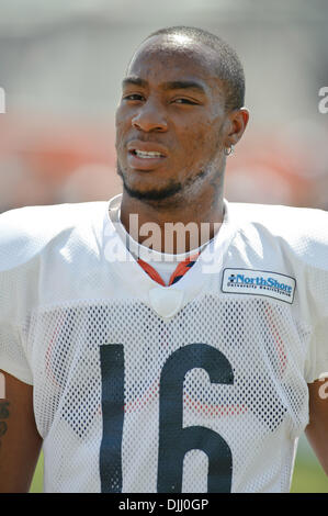 5. August 2010 - Bourbonnais, Illinois, Vereinigte Staaten von Amerika - 5. August 2010: Chicago Bears Rookie Wide Receiver Greg Mathews (16) Köpfe zum Feld für die Training camp Praxis an der Olivet Nazarene University in Bourbonnais, IL... Obligatorische Credit - John Rowland / Southcreek Global. (Kredit-Bild: © Southcreek Global/ZUMApress.com) Stockfoto