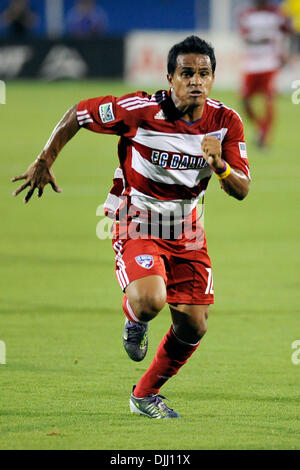 Wesley Sneijder #10 von FC Dallas treibt den Ball tief in Inter Mailand Gebiet. Inter Mailand gekämpft FC Dallas nach einem 2: 2 Unentschieden beim Pizza Hut Park, Frisco, Texas. (Kredit-Bild: © Jerome Miron/Southcreek Global/ZUMApress.com) Stockfoto