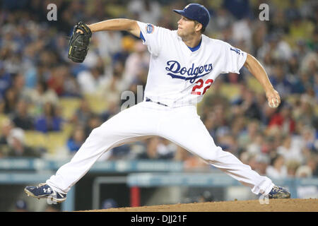 6. August 2010 - Los Angeles, California, Vereinigte Staaten von Amerika - 6. August 2010: Schwindler Krug (#22) CLAYTON KERSHAW Stellplätze während der Staatsangehörigen vs. Dodgers Spiel im Dodgers Stadium in Los Angeles, Kalifornien. Die Staatsangehörigen fuhr fort, die Dodgers mit einem Endstand von 6: 3 besiegen. Obligatorische Credit: Brandon Parry / Southcreek Global (Kredit-Bild: © Southcreek Global/ZUMApress.co Stockfoto