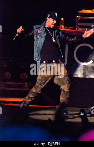 J Cole führt auf "Club Paradise Tour" am ersten Midwest Bank Amphitheater Chicago Illinois - 02.06.12: C.M Stockfoto