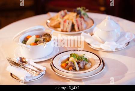 Eine schöne Mahlzeit zubereitet in einer wunderschönen Umgebung. Stockfoto