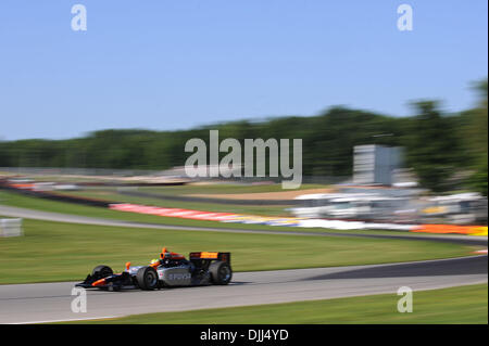 7. August 2010 - Lexington, Ohio, Vereinigte Staaten von Amerika - 7. August 2010; KV Racing Technology e.j. Viso Praktiken für Izod IndyCar Serie Honda Indy 200 auf der Mid-Ohio Sports Car Course in Lexington, Ohio... Obligatorische Credit: Willen Schneekloth / Southcreek Global (Kredit-Bild: © Southcreek Global/ZUMApress.com) Stockfoto