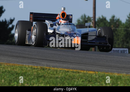 7. August 2010 - Lexington, Ohio, Vereinigte Staaten von Amerika - 7. August 2010; KV Racing Technology Mario Moraes Praktiken für Izod IndyCar Serie Honda Indy 200 auf der Mid-Ohio Sports Car Course in Lexington, Ohio... Obligatorische Credit: Willen Schneekloth / Southcreek Global (Kredit-Bild: © Southcreek Global/ZUMApress.com) Stockfoto