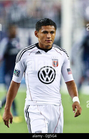 7. August 2010 - Foxboro, Massachusetts, Vereinigte Staaten von Amerika - 7. August 2010: D.C. United Mittelfeldspieler ANDY NAJAR (14) am Ende des Matches gegen die New England Revolution im Gillette Stadium in Foxboro, Massachusetts.  New England Revolution besiegt D.C. United 1-0..Mandatory Credit: Mark Box / Southcreek Global (Credit-Bild: © Southcreek Global/ZUMApress.com) Stockfoto