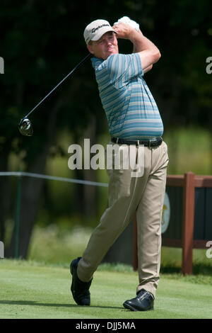 7. August 2010 - Verona, New York, Vereinigte Staaten von Amerika - 7. August 2010: Profi-Golfer MICHAEL BRADLEY trifft einen Abschlag in der dritten Runde der Turning Stone Resort Championship spielte im Atunyote Golf Club in Verona, New York. Obligatorische Credit: Mark Konezny / Southcreek Global (Kredit-Bild: © Southcreek Global/ZUMApress.com) Stockfoto