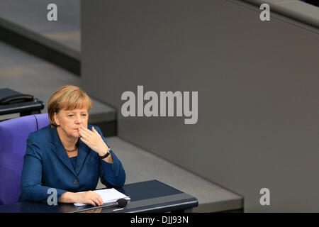 Berlin, Deutschland. 28. November 2013. Berlin, Deutschland. 28. November 2013. 3. Plenarsitzung (Militar Mission in Sudan) mit Beteiligung von Bundeskanzlerin Angela Merkel. / Foto: Angela Merkel, Bundeskanzlerin. Bildnachweis: Reynaldo Paganelli/NurPhoto/ZUMAPRESS.com/Alamy Live-Nachrichten Stockfoto