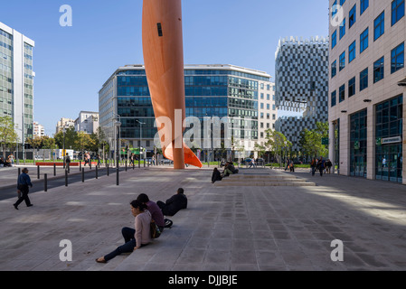 Ort Arvieux Marseille Frankreich FRAC Gebäude und orange Skulptur Stockfoto