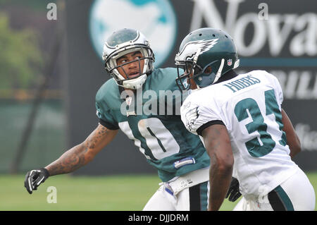 10. August 2010 - Bethlehem, Pennsylvania, Vereinigte Staaten von Amerika - 10. August 2010 Philadelphia Eagles Wide Receiver denen Jackson #10 blickt zurück auf den Ball in einer Praxis statt Lehigh Universität in Bethlehem, Pennsylvania.Mandatory Kredit: Michael McAtee / Southcreek Global (Credit-Bild: © Southcreek Global/ZUMApress.com) Stockfoto