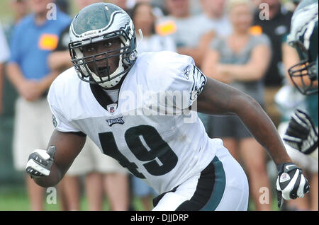 10. August 2010 - Bethlehem, Pennsylvania, Vereinigte Staaten von Amerika - 10. August 2010 Philadelphia Eagles Linebacker Jamar Chaney #49 jagt ein Spiel in einer Praxis statt Lehigh Universität in Bethlehem, Pennsylvania.Mandatory Kredit: Michael McAtee / Southcreek Global (Credit-Bild: © Southcreek Global/ZUMApress.com) Stockfoto